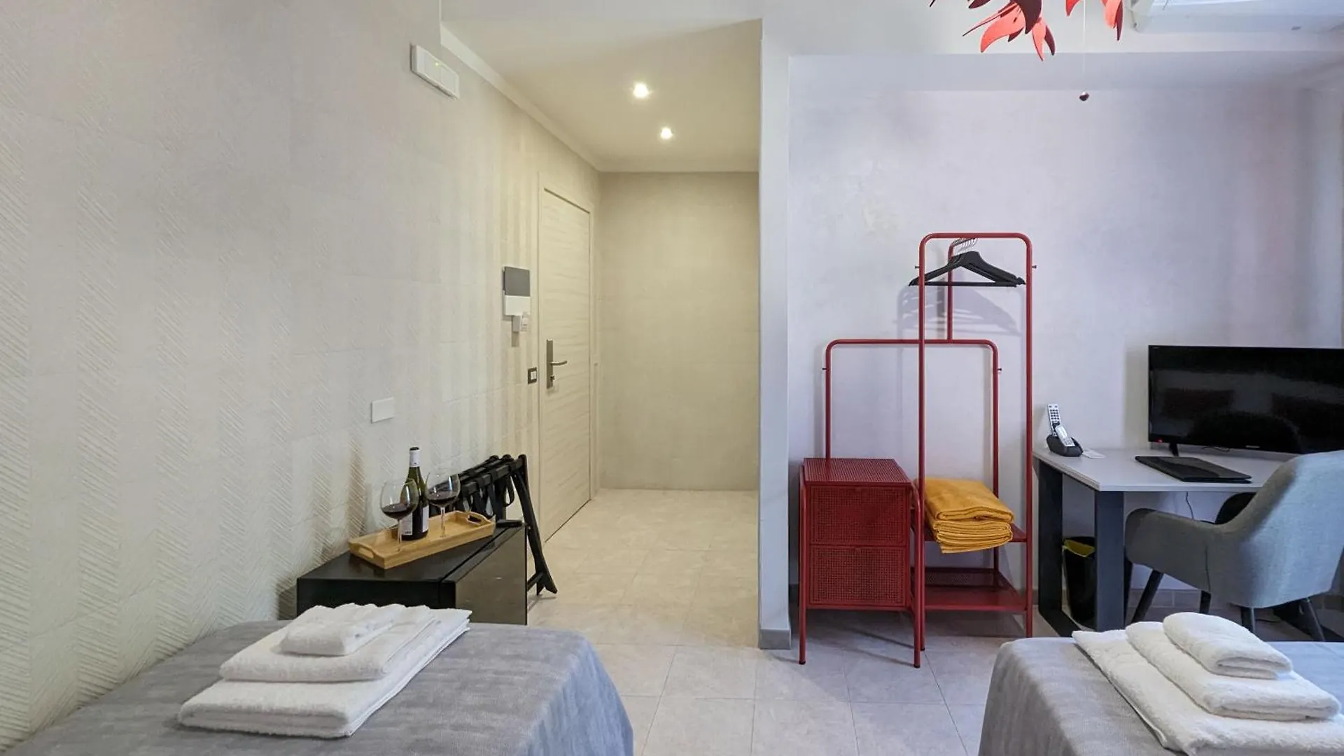 Etna Sunshine Rent Rooms Puntalazzo 0*,  Italia